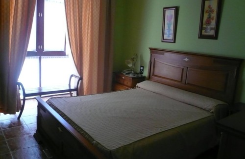 Valdepenas Hostel | Hostal Posada Entreviñas