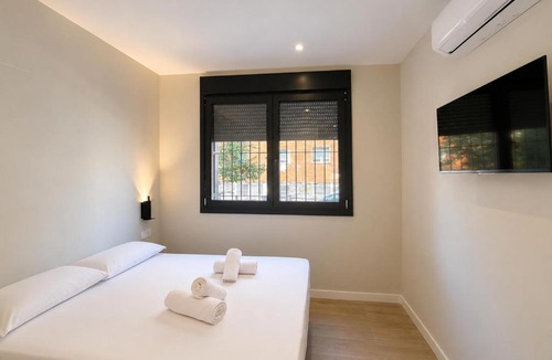 Fuencarral House | Hostal Ramon y Cajal