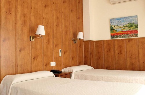San Juan del Puerto Hostel | Hostal Real