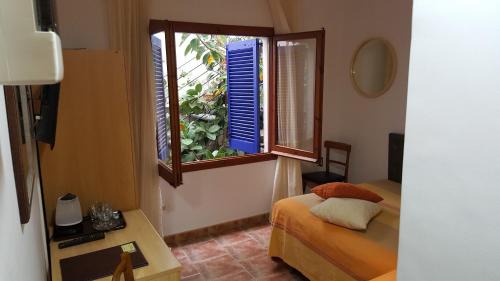 Palamos House | Hostal Residencia Catalina