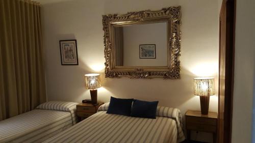 Palamos House | Hostal Residencia Catalina