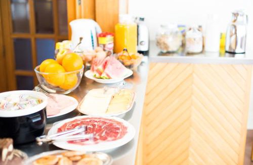 Peguera House | Hostal Residencia Sutimar