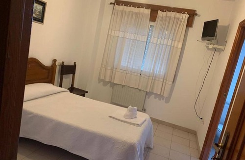 Oroso House | Hostal restaurante Seoane - Single Room