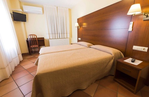 Masueco Hostel | Hostal Restaurante Santa Cruz