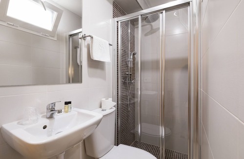 Sant Antoni de Portmany Hostel | Hostal Roca