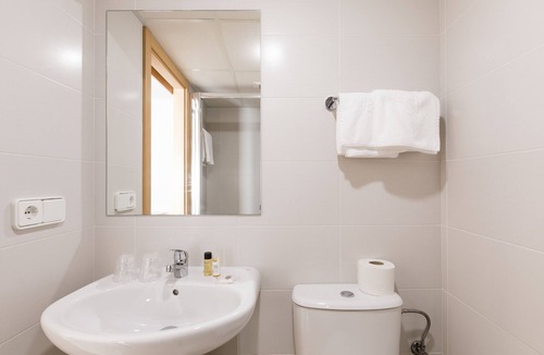Sant Antoni de Portmany Hostel | Hostal Roca
