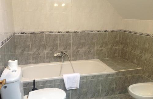 La Virgen del Camino House | Hostal San Froilan