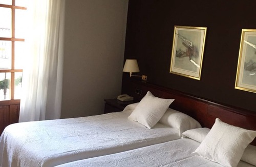 Arborbuena Hostel | Hostal Santa María