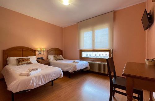 Duruelo de la Sierra House | Hostal Torreblanca