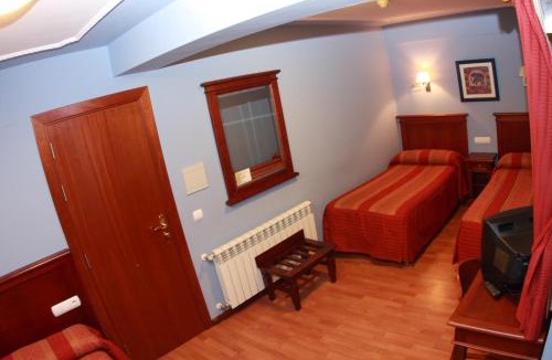 San Leonardo de Yague House | Hostal Torres