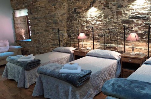 Triacastela Hostel | Hostel ∙ 3 guests