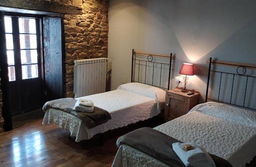 Triacastela Hostel | Hostel ∙ 3 guests