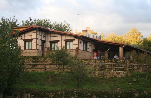 Cuacos de Yuste Hostel | Hostel El Lago, Caceres