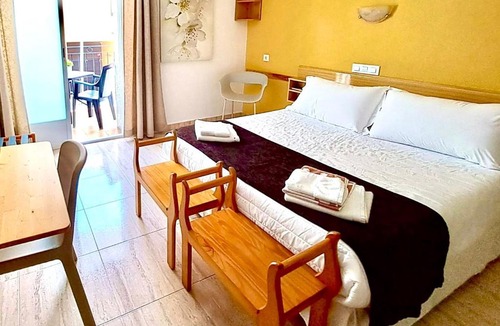 Los Cuarteros Hotel | Hotel Alaska