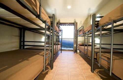 El Acebo de San Miguel Hostel | Hotel Albergue La Casa Del Peregrino