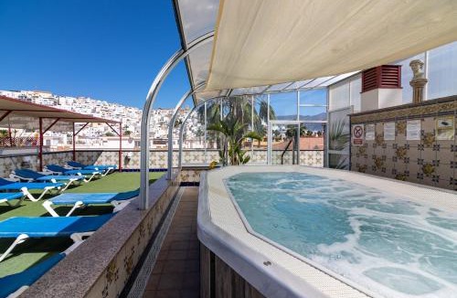 Salobrena Hotel | Hotel Avenida Tropical by Bossh! Hotels