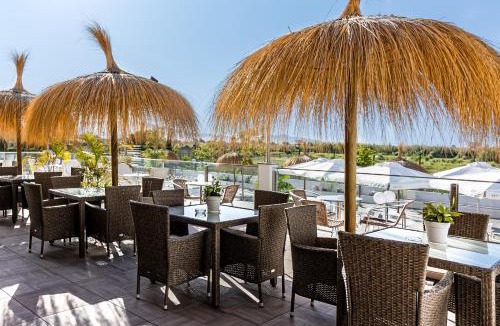 Salobrena Hotel | Hotel Avenida Tropical by Bossh! Hotels