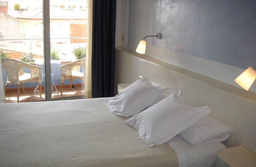 Roses Town Center Hotel | Hotel Carmen