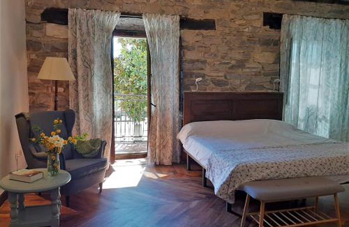 Izarra Hotel | Hotel Doña Lola
