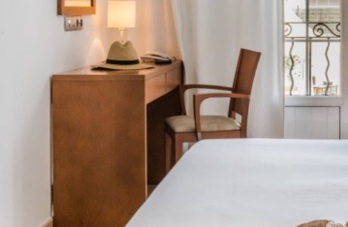 Minorca Hotel | Hotel Jeni & Restaurant