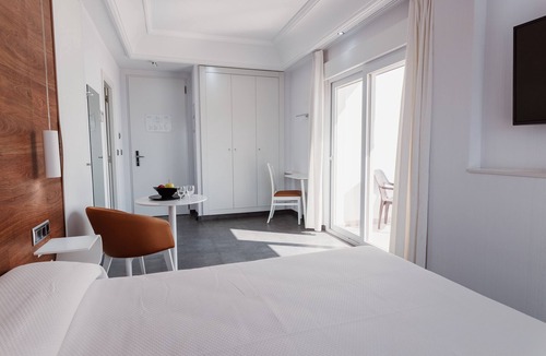 Diputacion de Rincon de San Gines Hotel | Hotel Los Delfines