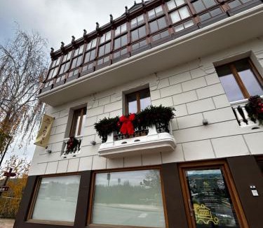 Arborbuena Hotel | Hotel Miralrio Cacabelos