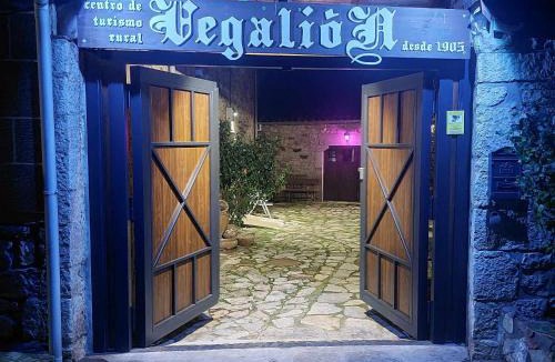 Cremenes House | Hotel Moto-Rural "VEGALION"
