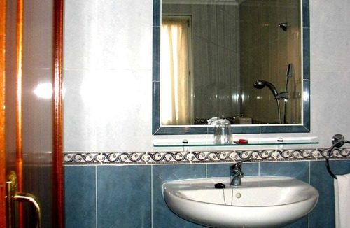 Santa Maria del Paramo Hotel | Hotel Reyes de León