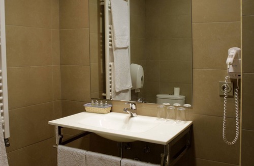 Santa Cruz De Mudela Hotel | Hotel Toral