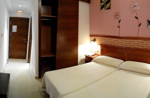 Santa Cruz De Mudela Hotel | Hotel Toral