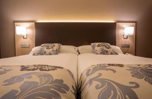 Aguilar de Campoo Hotel | Hotel Valentin