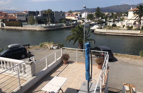Empuriabrava House | House between port & canal option mooring 15x4m access from terrace