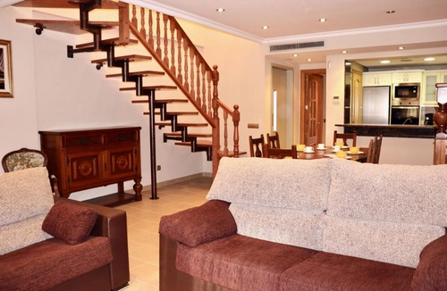 Pals Ski Chalet | HOUSE (C) IN MEDIEVAL VILLAGE OF PALS