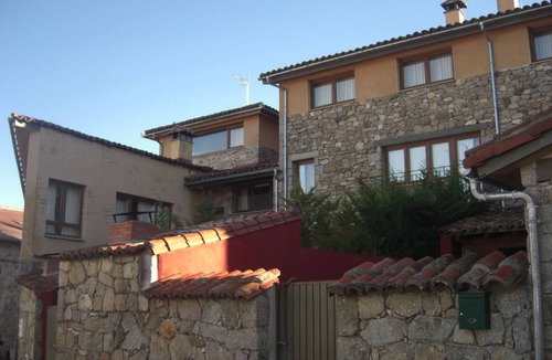 Hoyos del Espino Cottage | House EL TORREON I (8 places)