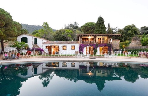 Sant Andreu de Llavaneres House | House with pool, 20.000 m2 garden, ping-pong close to the beach for 18 people