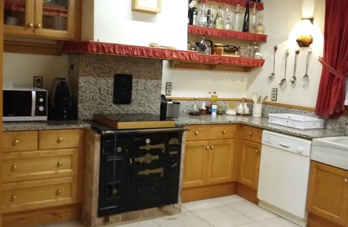 Sant Hilari Sacalm House | House (full rental) maximum 5 people, ideal for families.