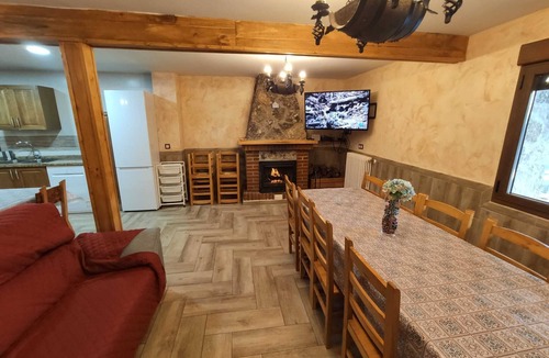 Castro de Fuentiduena House | House in the Hoces del Duratón natural park + private pool and jacuzzi