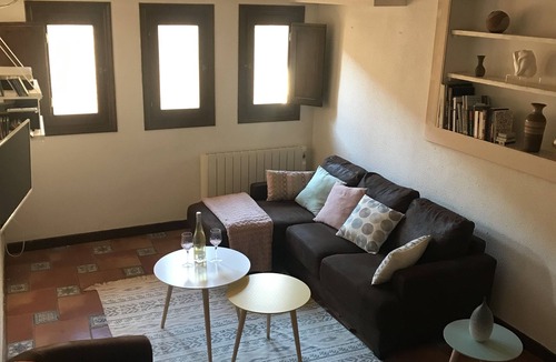 Alquezar House | House in medieval village.
