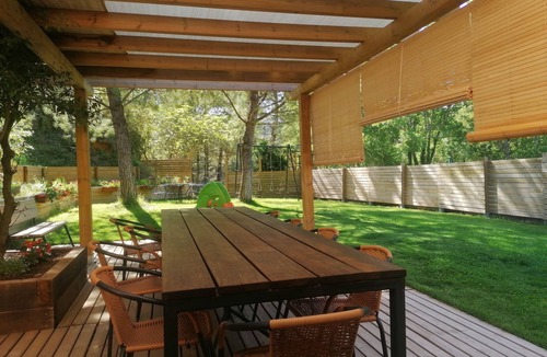 La Baronia de Rialb Cottage | House in the middle of nature with pool and garden. Pet friendly!