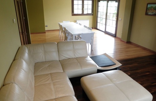 El Cueto Ski Chalet | House in Villaviciosa