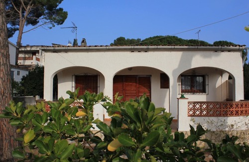 L'Escala House | House near the beach with garden, parking and barbecue