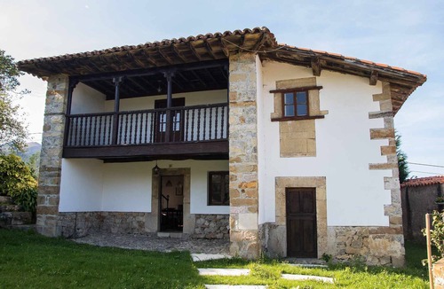 Prado House | House of Village House of Isidoro