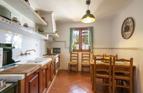 Caimari Ski Chalet | House with 3 bedrooms, 2 bathrooms and pool