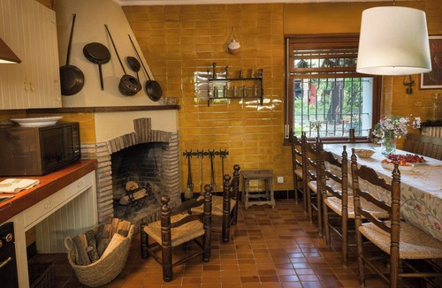 Macanet de Cabrenys House | House with jacuzzi and pool 40 km from Costa Brava