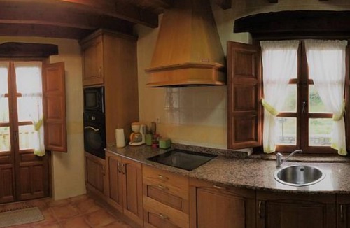 Penamellera Alta Cottage | House with GARDEN, COLUMPIO FOR CHILDREN, TERRACE, BARBECUE AND PANORAMIC VIEWS.