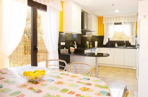 Llampaies House | House with private pool, isolated and very quiet at the end of town.