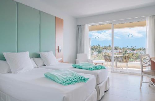 Morro Jable Hotel | Iberostar Waves Playa Gaviotas All Inclusive