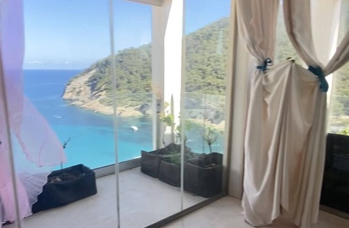 Cala Llonga Apartment | IBIZA BEACH FRONT PENTHOUSE