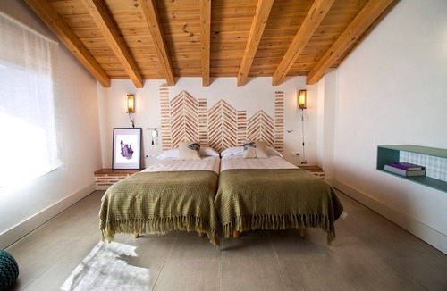El Rasillo de Cameros Cottage | ideal for large families, pets allowed, garden, barbecue, fireplace