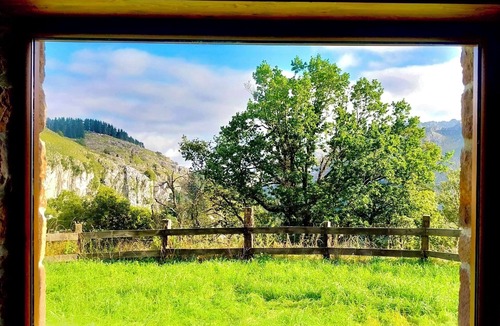 San Roque de Riomiera Cottage | Ideal house to experience nature in the mountains and the sea on the same day.